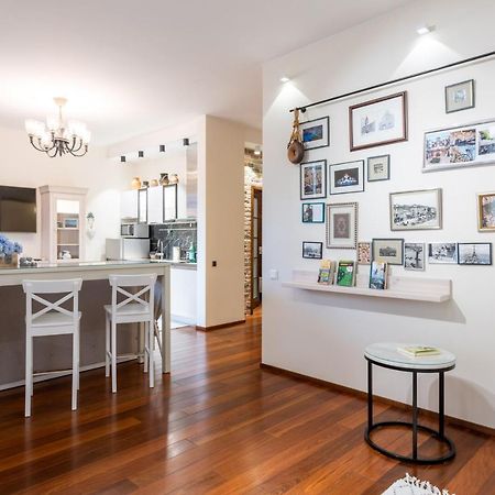 Your Home Away From Home Kiev Bagian luar foto