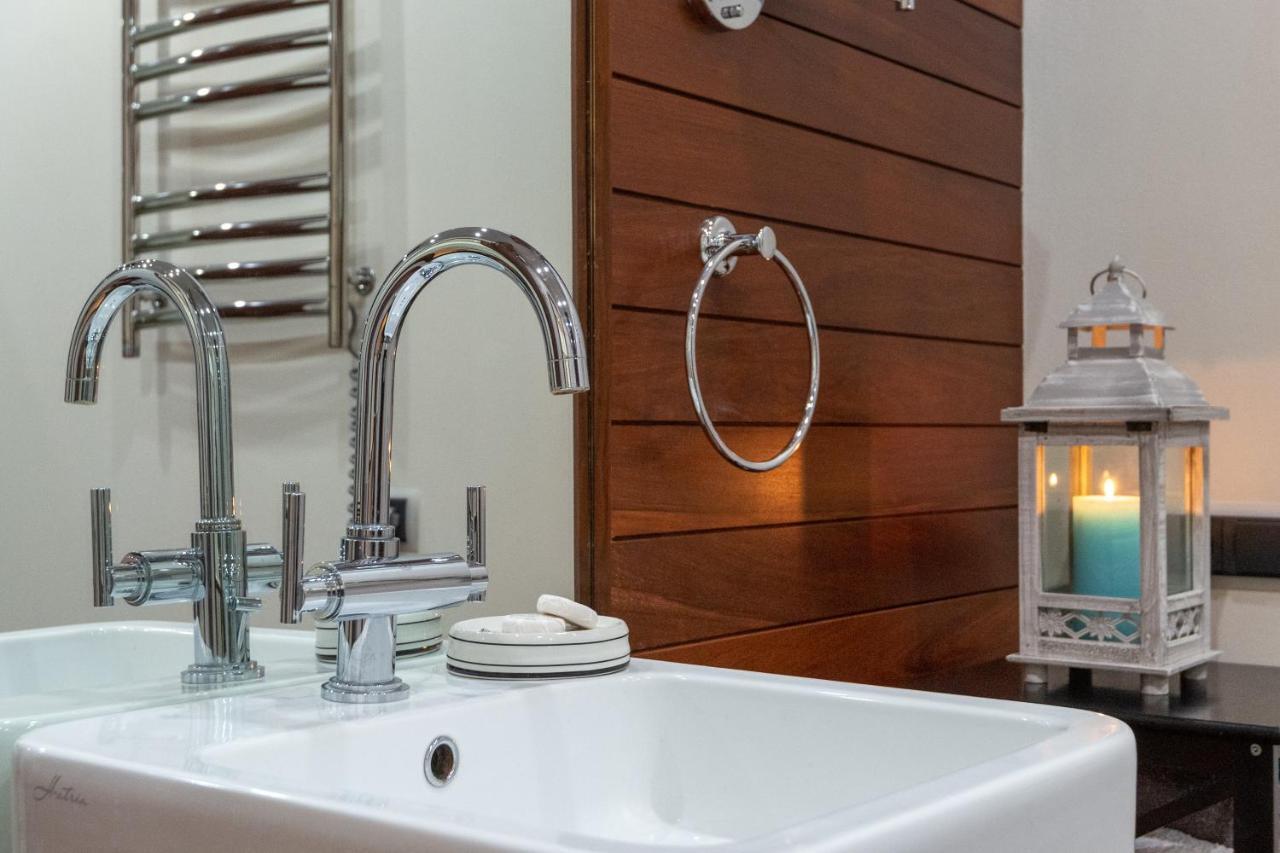 Your Home Away From Home Kiev Bagian luar foto
