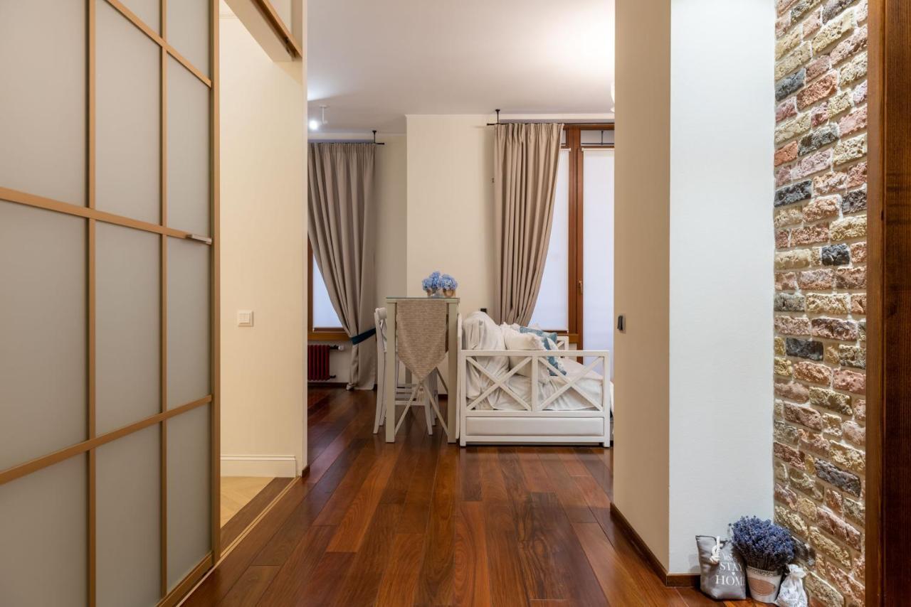 Your Home Away From Home Kiev Bagian luar foto